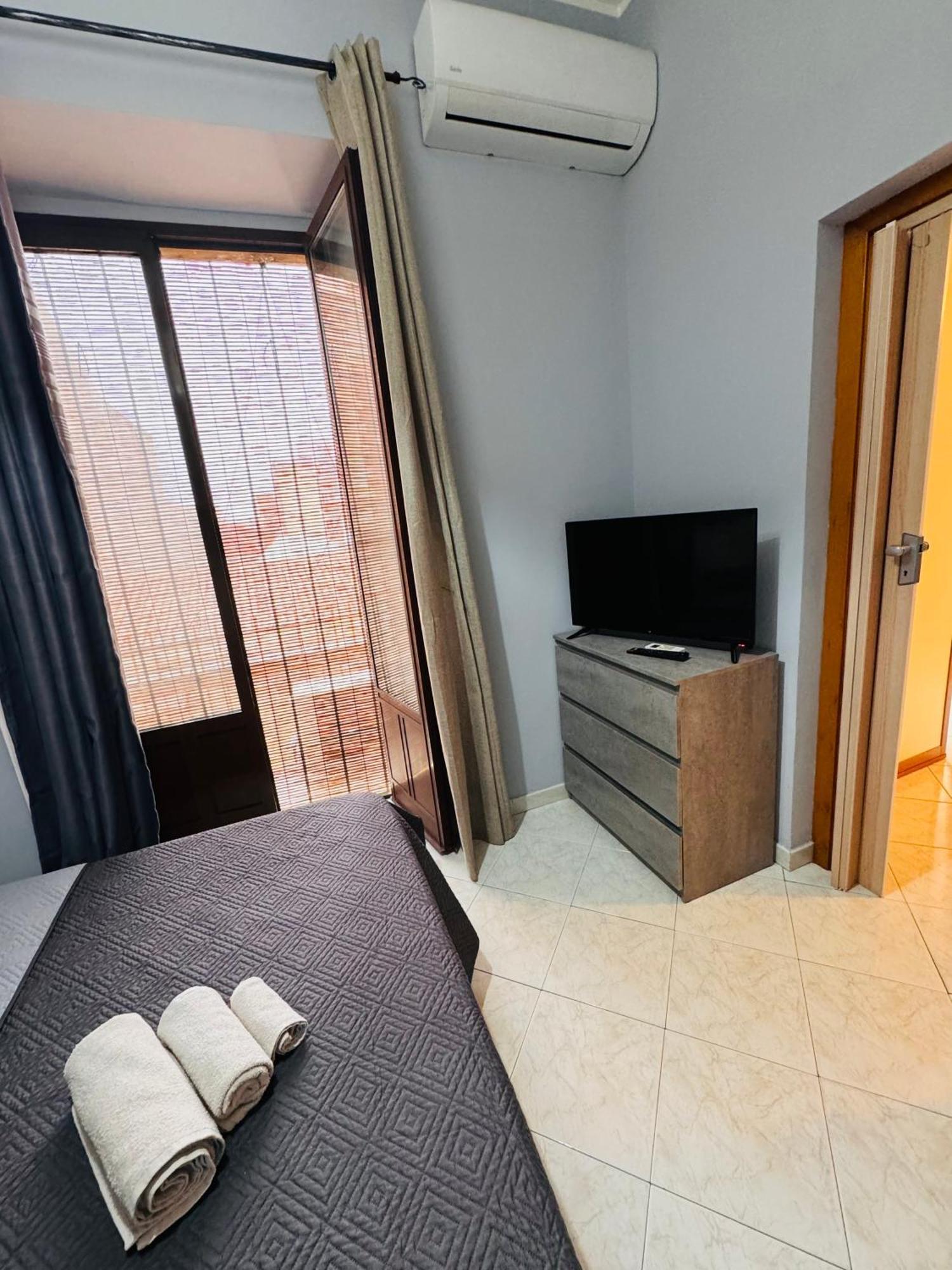 Appartamento Caronda Etnea House Aeroporto di Catania Fontana Rossa Esterno foto